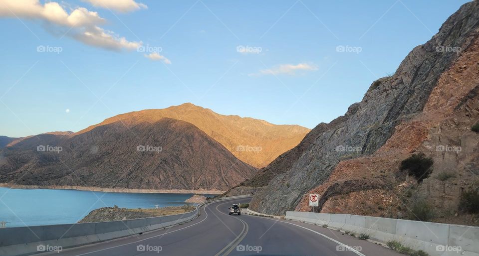 camino a la montaña mendocina