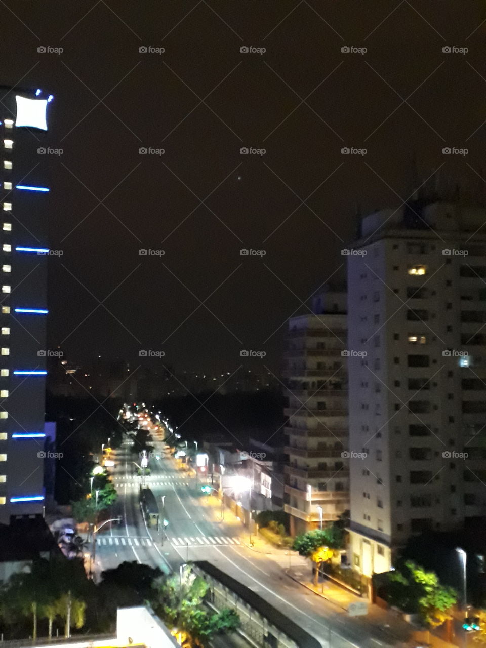paisagem  urbana  a noite