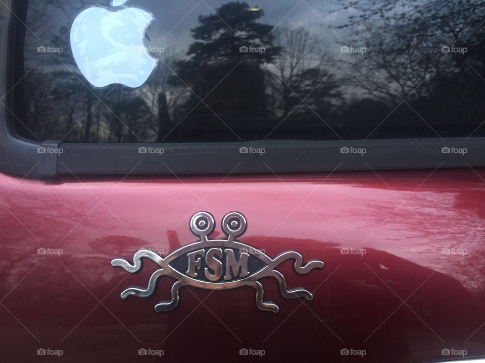 Flying spaghetti monster, pastaFarian, separation of church and state symbol, Apple, McIntosh, iOS, OS X, car stickers bumper stickers car symbol emblems, Not religious, atheist,
