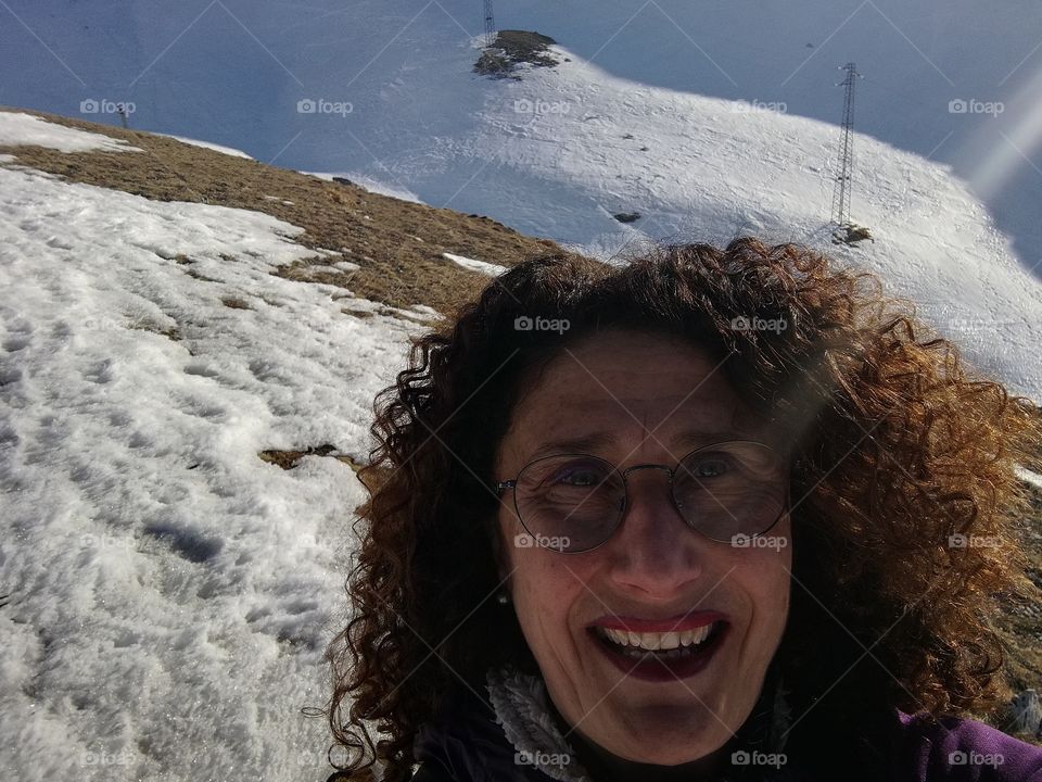 Happy on the snow. A nove selfie😊