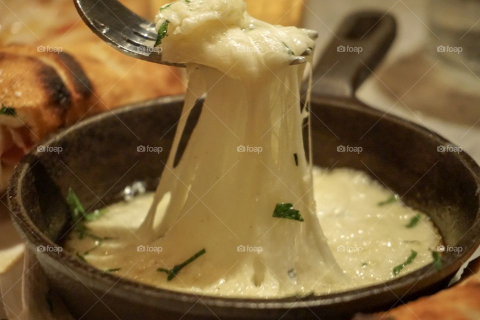 Italian cheese pull