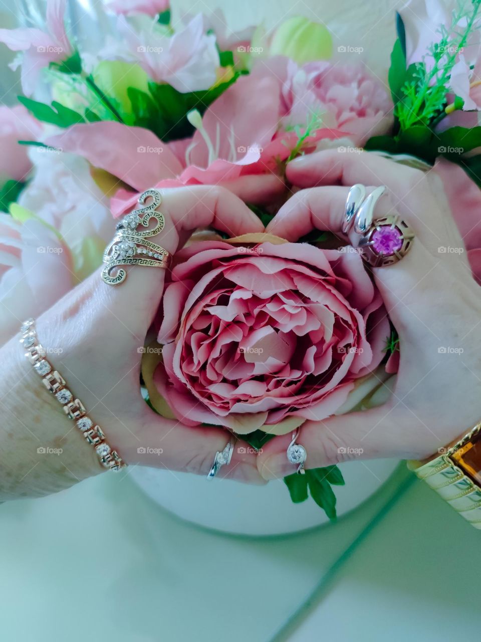 Hands and accessories