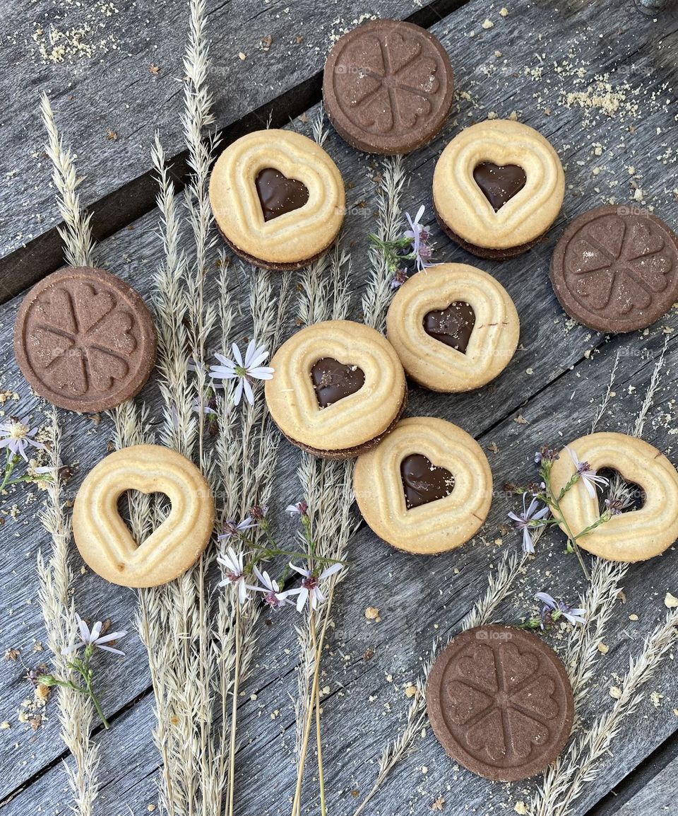 Chocolate cookies and vanilla cookies...