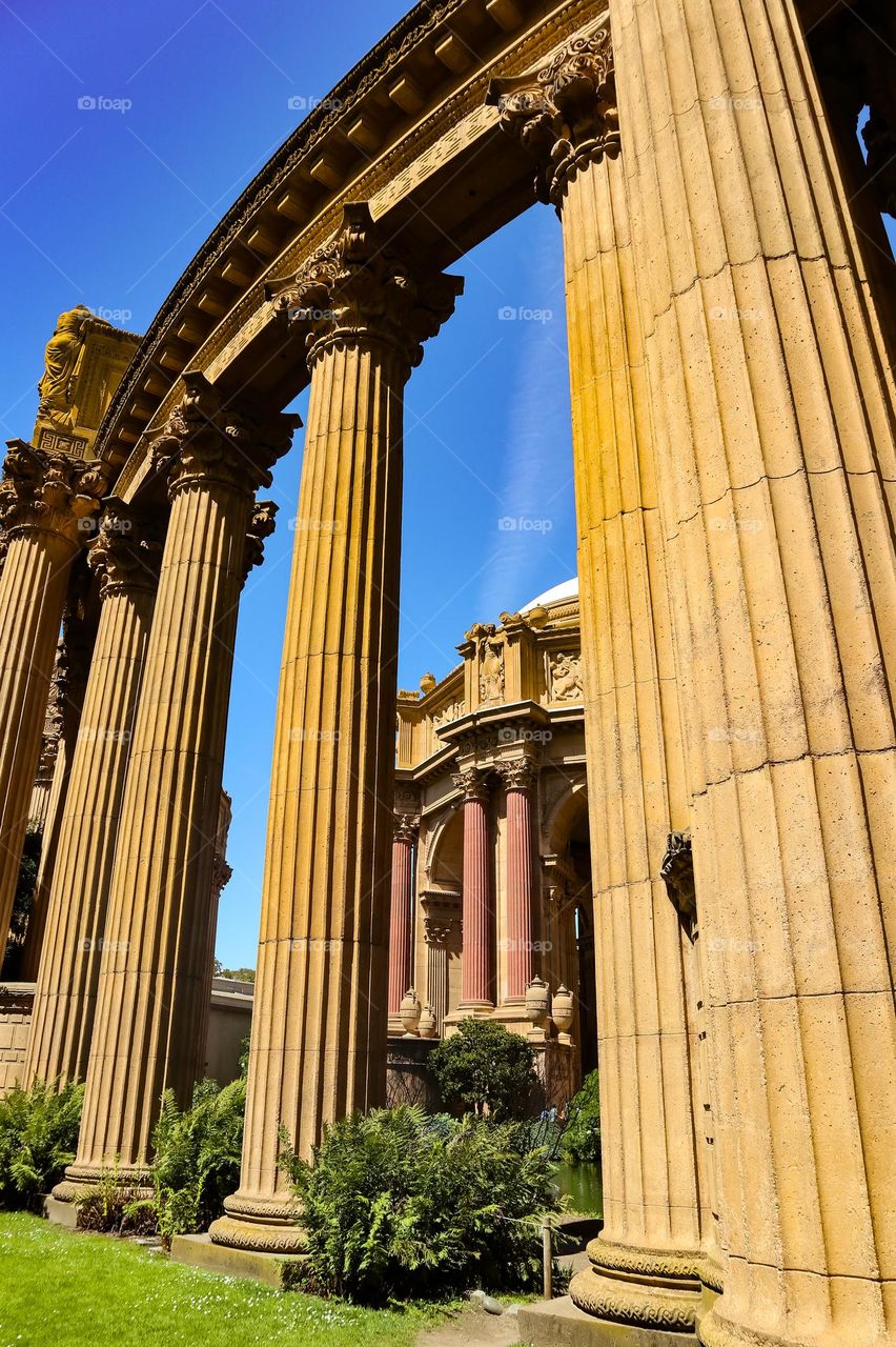 Palace of fine Arts in the San Francisco marina district, beaux-arts style architecture, a remnant of the 1915 Panama-Pacific International Exposition designed by Bernard Maybeck 