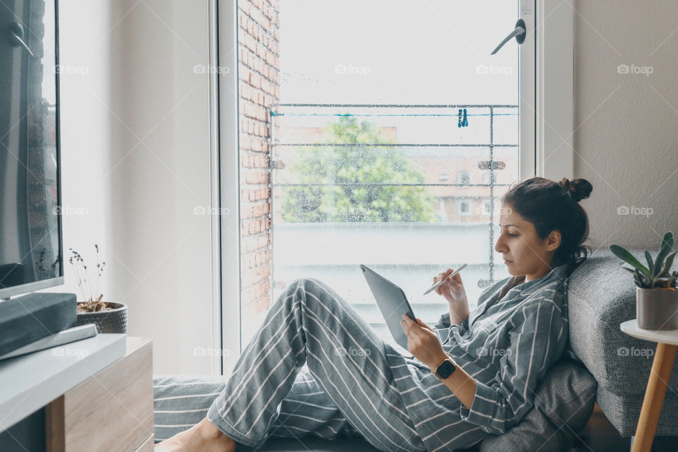 Using ipad and wearing Apple Watch 