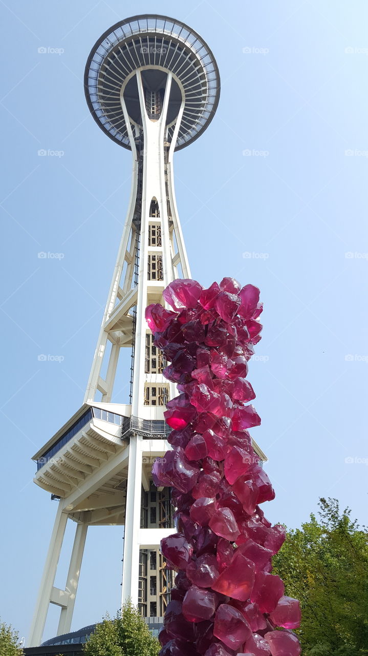 Chihuly sculpture in front of Space Needle
