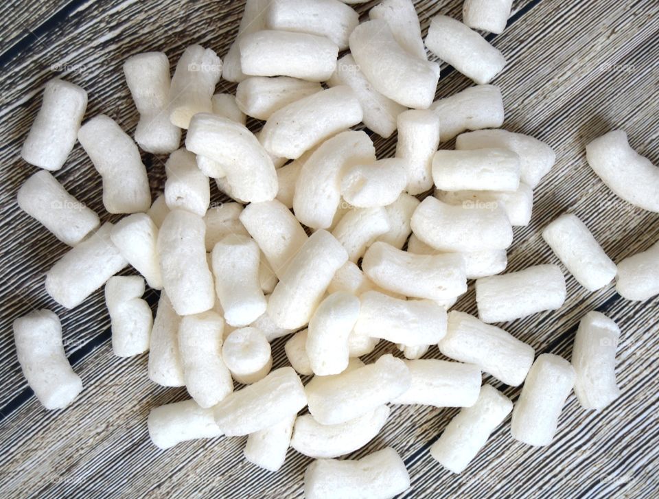 Packing peanuts