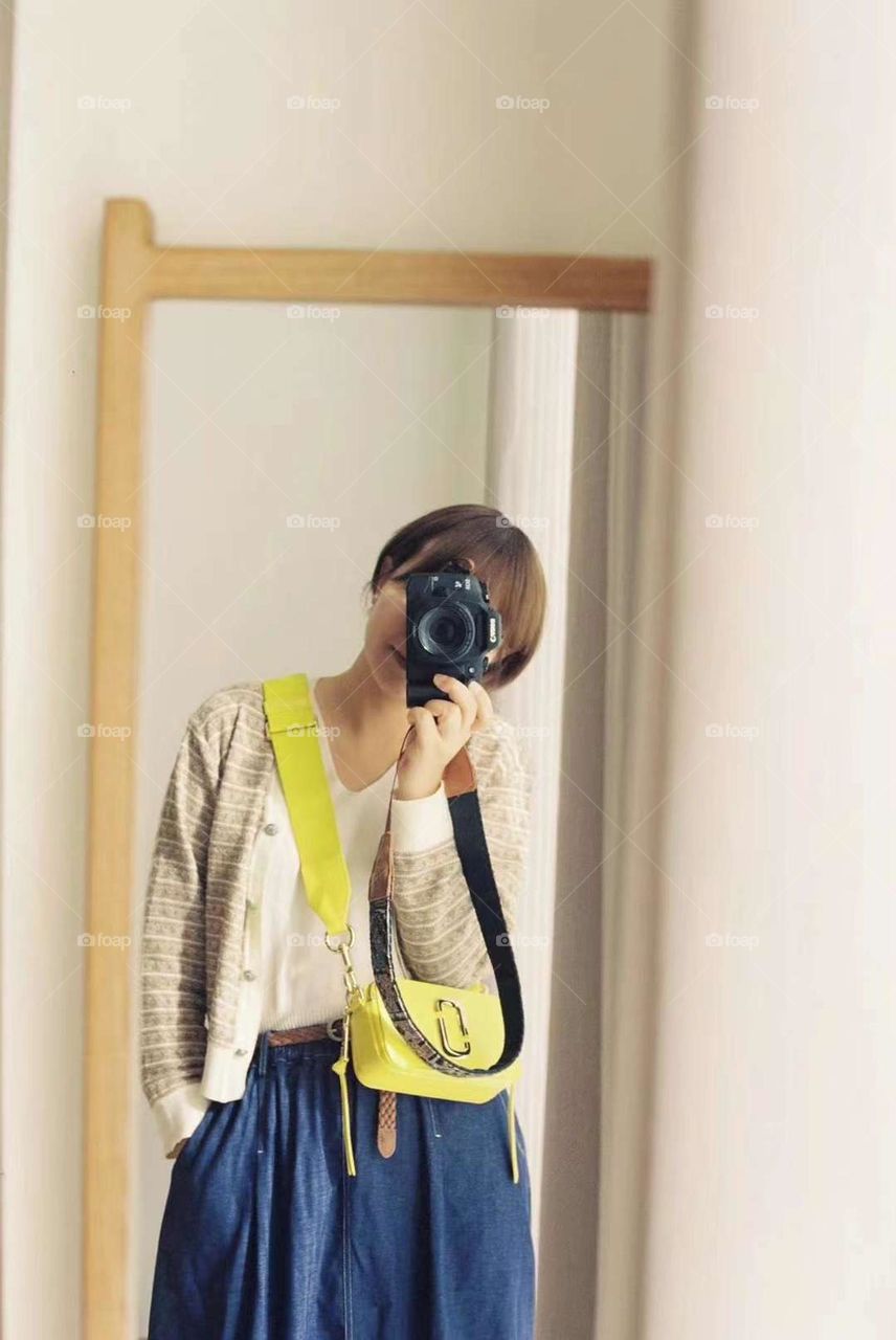 Taking my own video in the mirror 