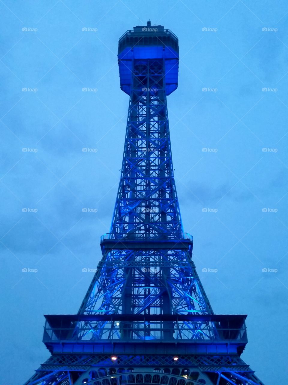 Eiffel Tower  (blue)