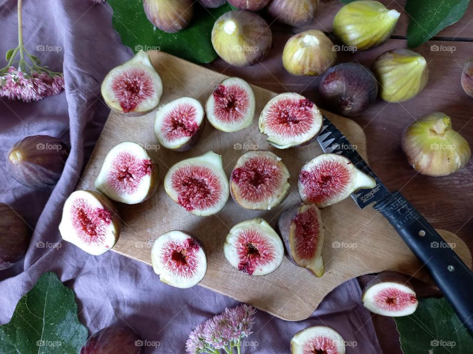 figs slices.