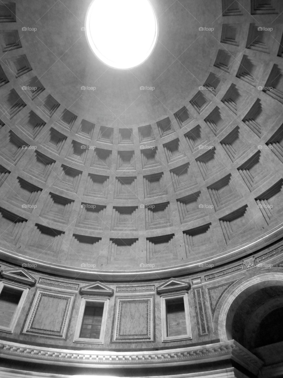 The natural lighting of the Pantheon makes it such a magical place. 