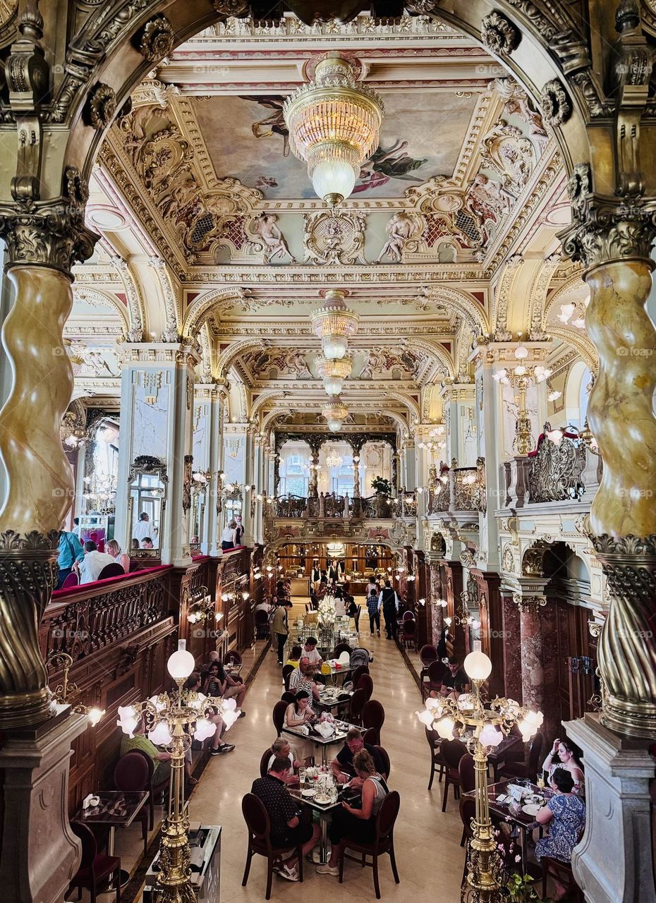 New York Cafe, Budapest 