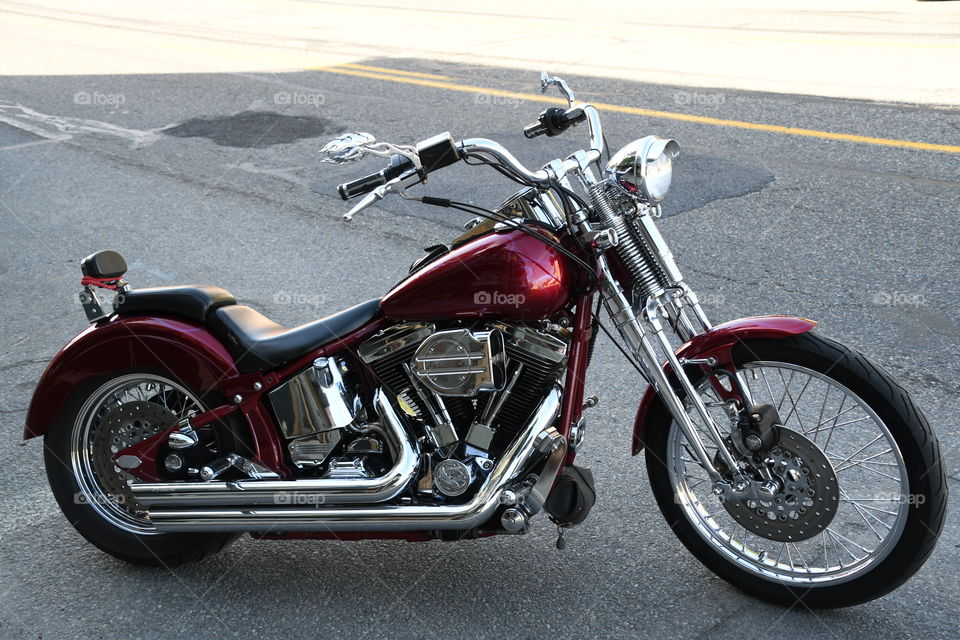 red Harley Davidson motorcycle