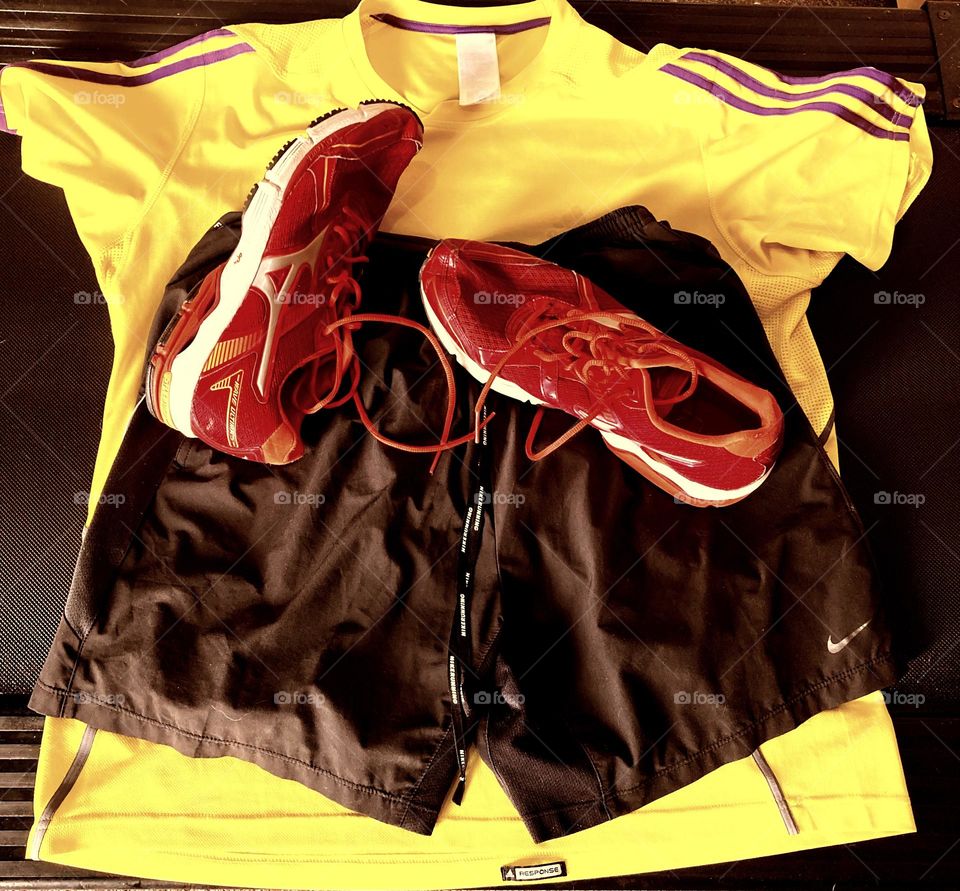 🏃‍♂️ 🇺🇸 Good Morning!  Everything ready to sweat the shirt. Let's go for a good morning jog?  Running is good for your health! / 🇧🇷 Bom dia! Tudo pronto para suar a camisa. Vamos para um bom cooper matinal? Correr faz bem para a saúde! 
