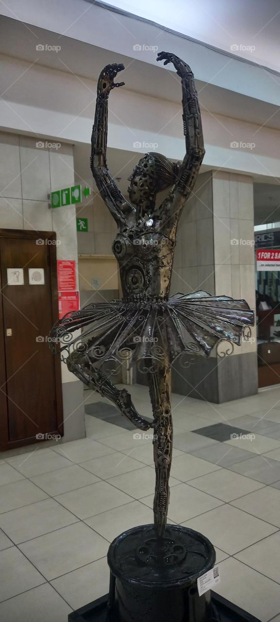 Wow!!@ I can dance.Check out this amazing dance machine giving us various steps.Dancing like no one is watching.