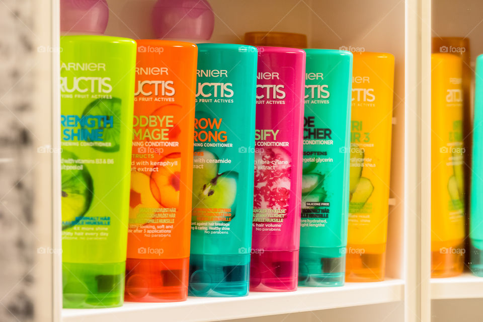 Colorful, playful and powerful garnier hair conditioners