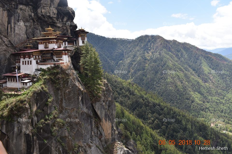 Bhutan, Paro, Taktsang tiger's nest, a beautiful hiking destination, THE BEST VIEW IN BHUTAN, A lovely and beautiful place, must visit!