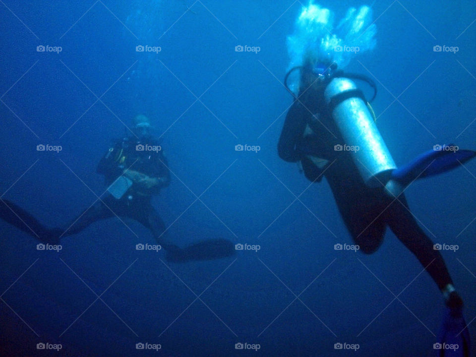 Scuba divers