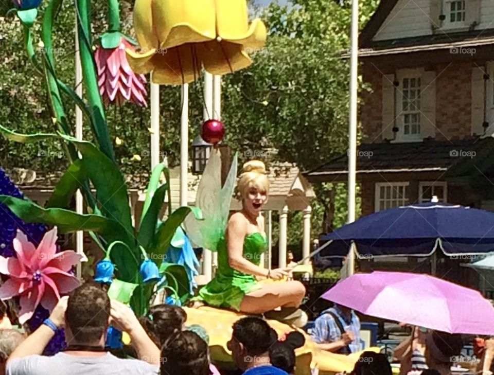 Disney Parade, Magic Kingdom, Travel, June 2016, #Disney, #Disney World, #Orlando, #MainStreet, #Electric MainStreet, #Electrical Parade, Balloon, #Tinker bell, #Tinker-Bell, #Tink, blond, #Peter Pan, Float