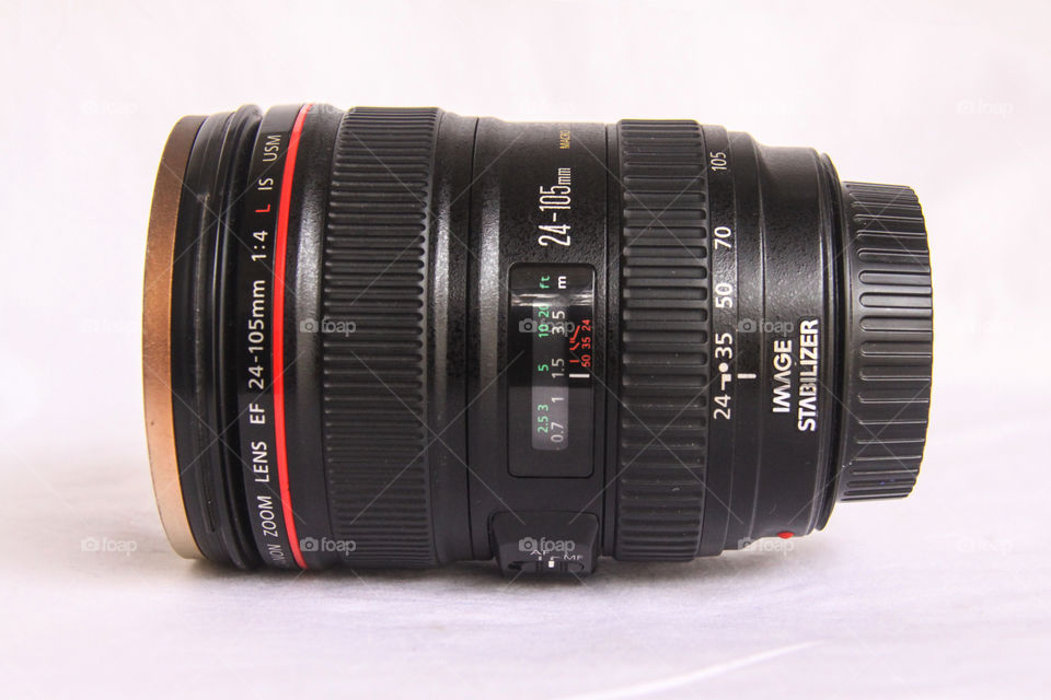 Canon 24-105mm zoom lens 1:4 EF L IS USM