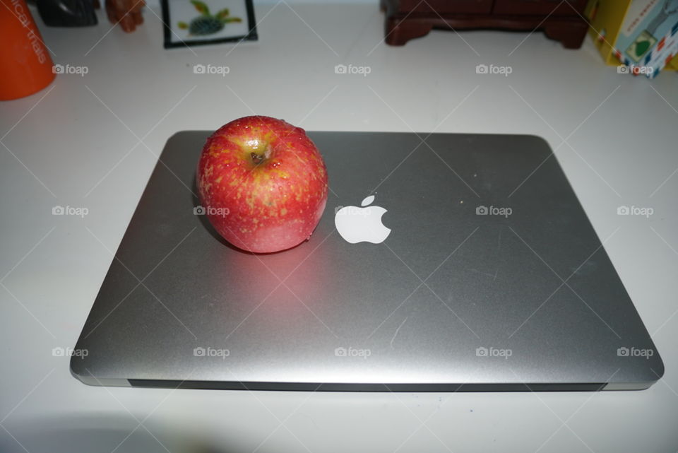 Apple computer, Apple Laptop