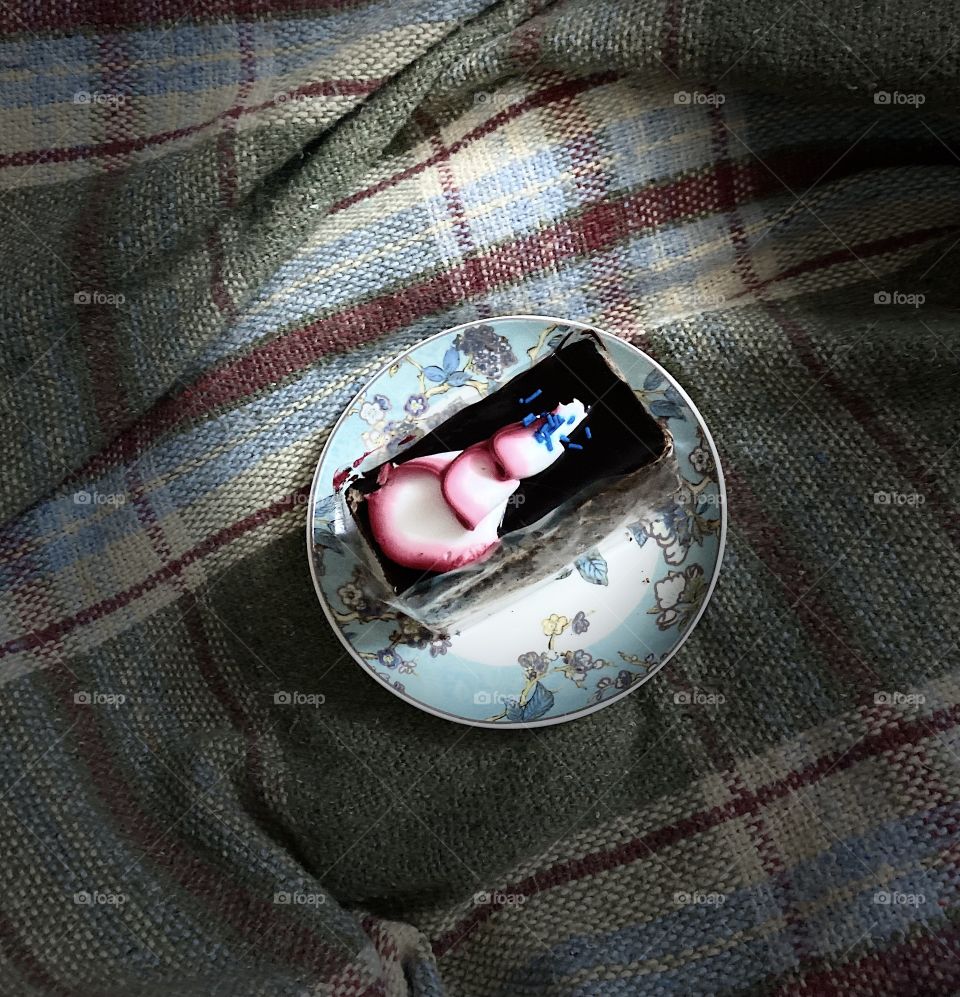 Delicious cake with raspberry and white cream 