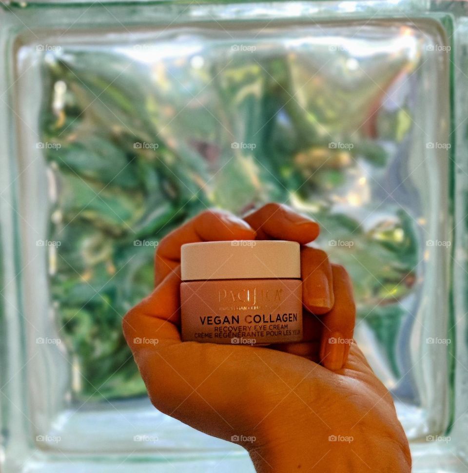 Pacifica brand vegan collagen eye recovery cream is the knees of the bee!