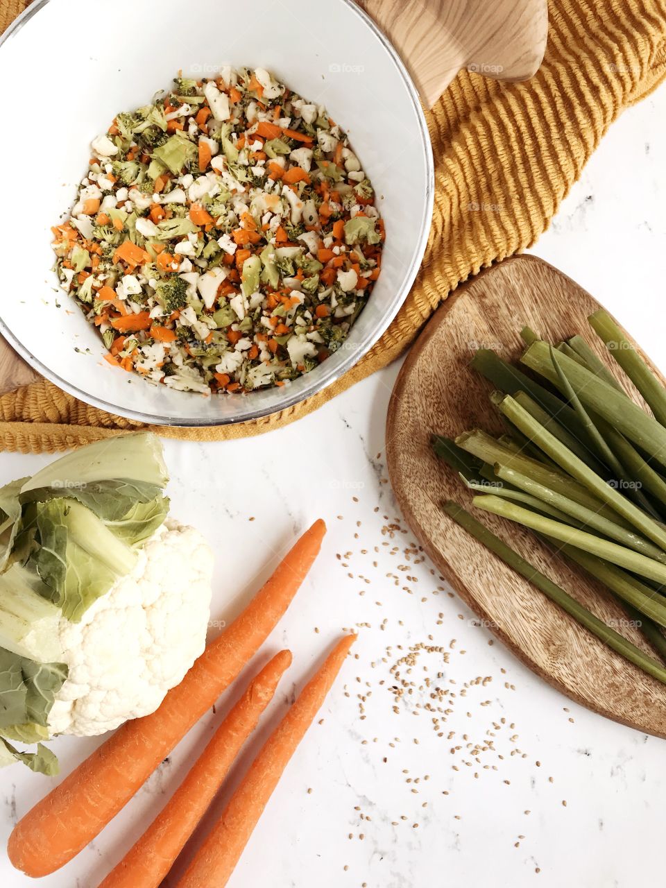 Meal prep with lots of veggies. 