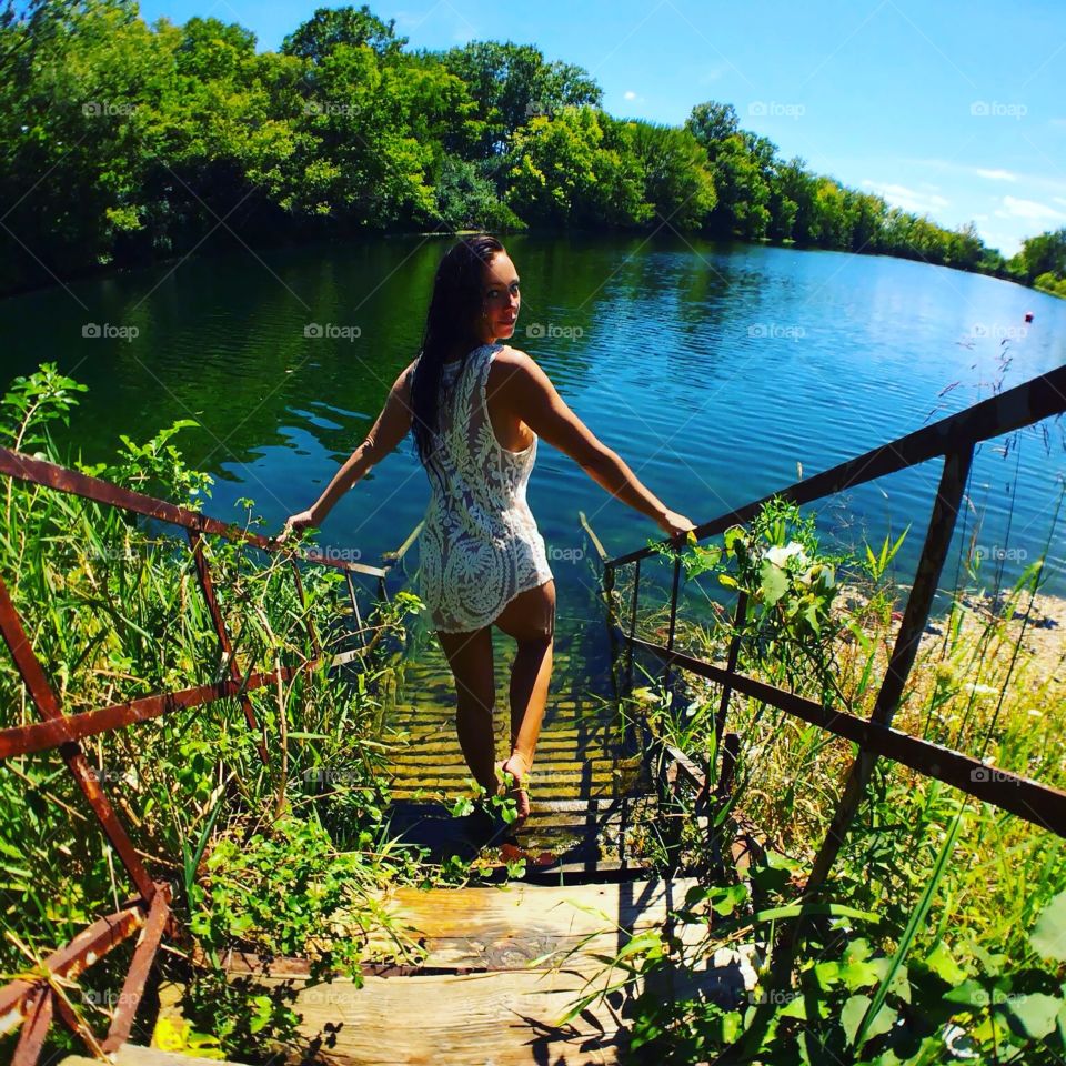 "And forget not that the earth delights to feel your bare feet and the winds long to play with your hair..." -Unknown 

#water #waterwednesday #nature #earth #green #wild #free #lace #ohio #ohiomermaid #mermaid #themackaypiratefamily #barefeet #longhair