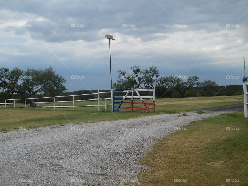 air mail. This is a redneck mail box 🎁. 👣 🚶 🏃 🔥 💨