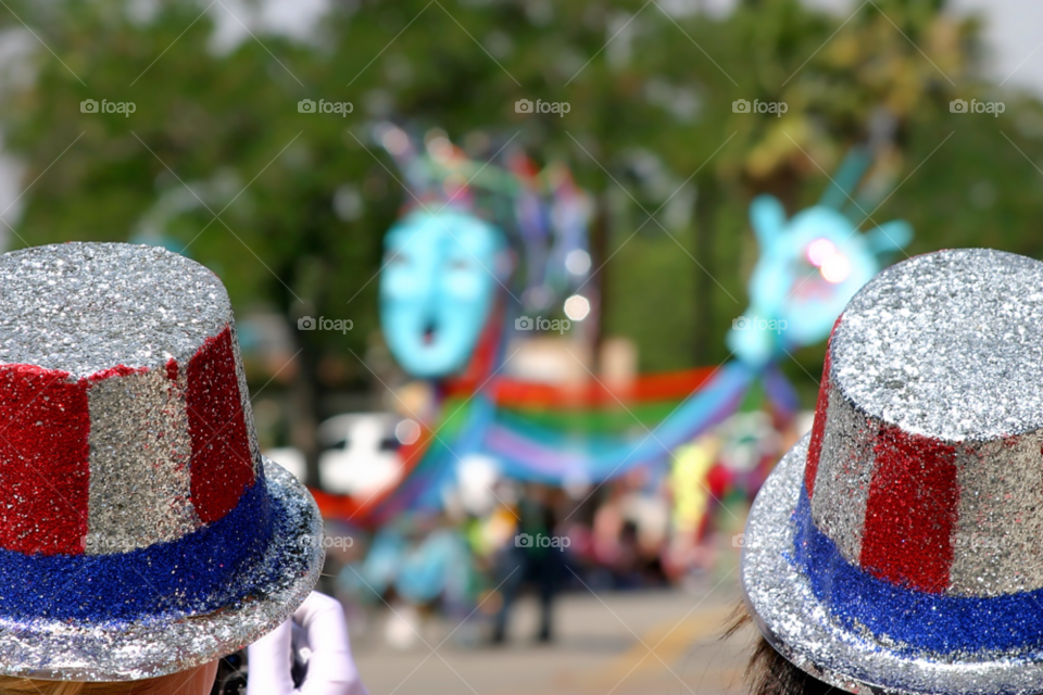girl happy blue red by hlehnerer