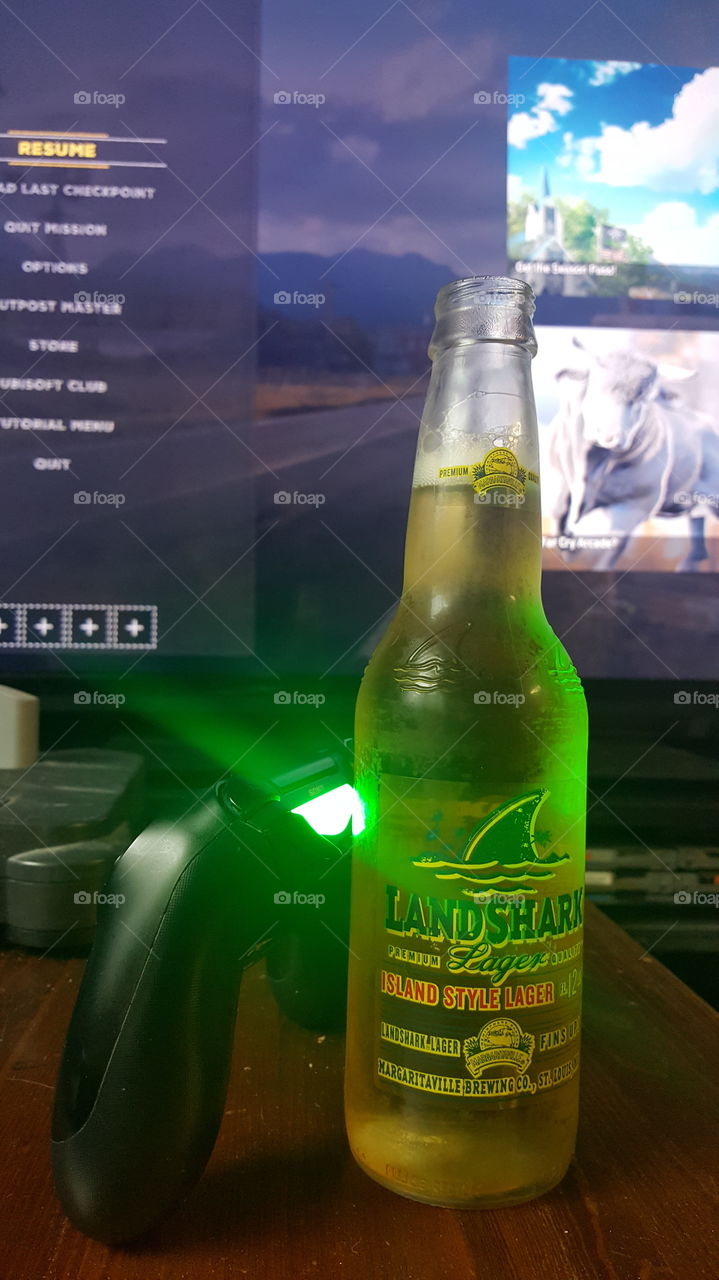 A cold Landshark Lager to go with a Sunday of gaming