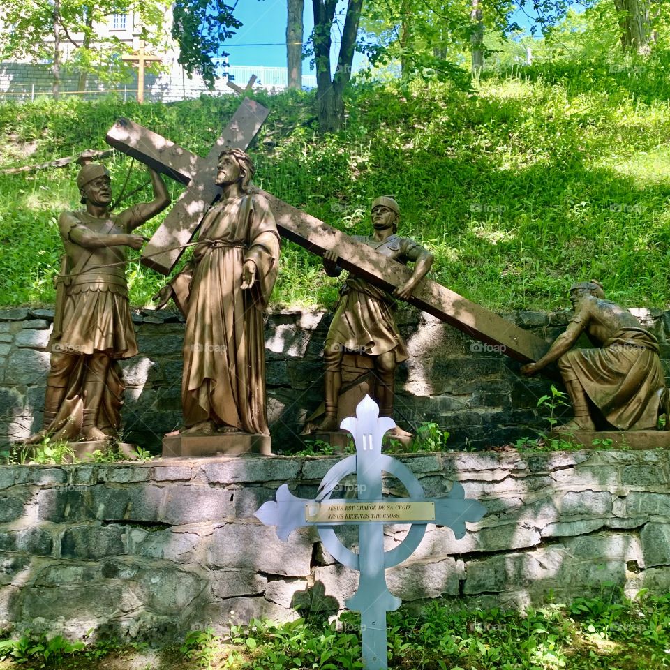 Way of the Cross of Jesus reproduced by magnificent bronze statues behind the small chapel of Ste-Anne-de-Beaupré, Quebec, Canada 🍁