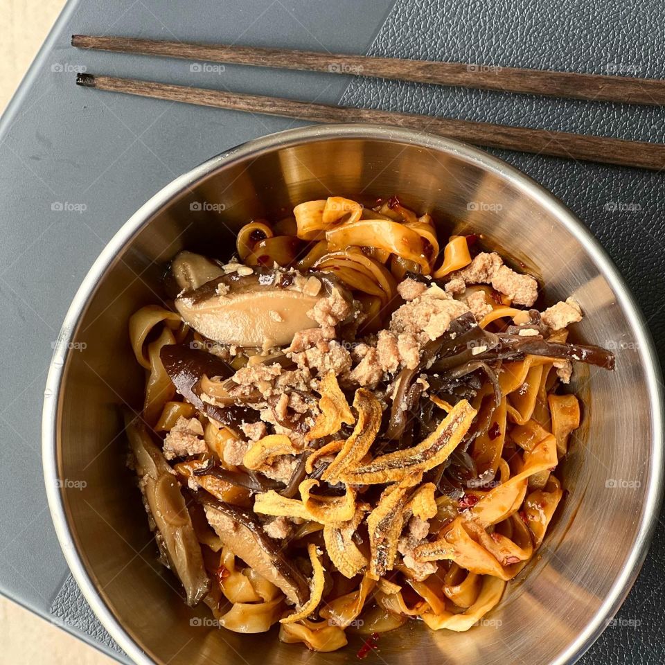 Springy asian noodles that’s flavourful and tasty