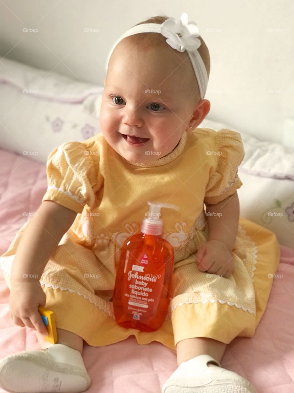 My daughter Maria Estela already knows how to choosier shampoo: it's Johnson's!
Photo for @de FoapApp  (#FoapMissions - "The Johnson's kind of care!", by @JNJCares).