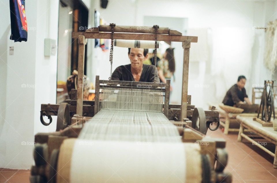 silk fabric weavers in Quang Nam