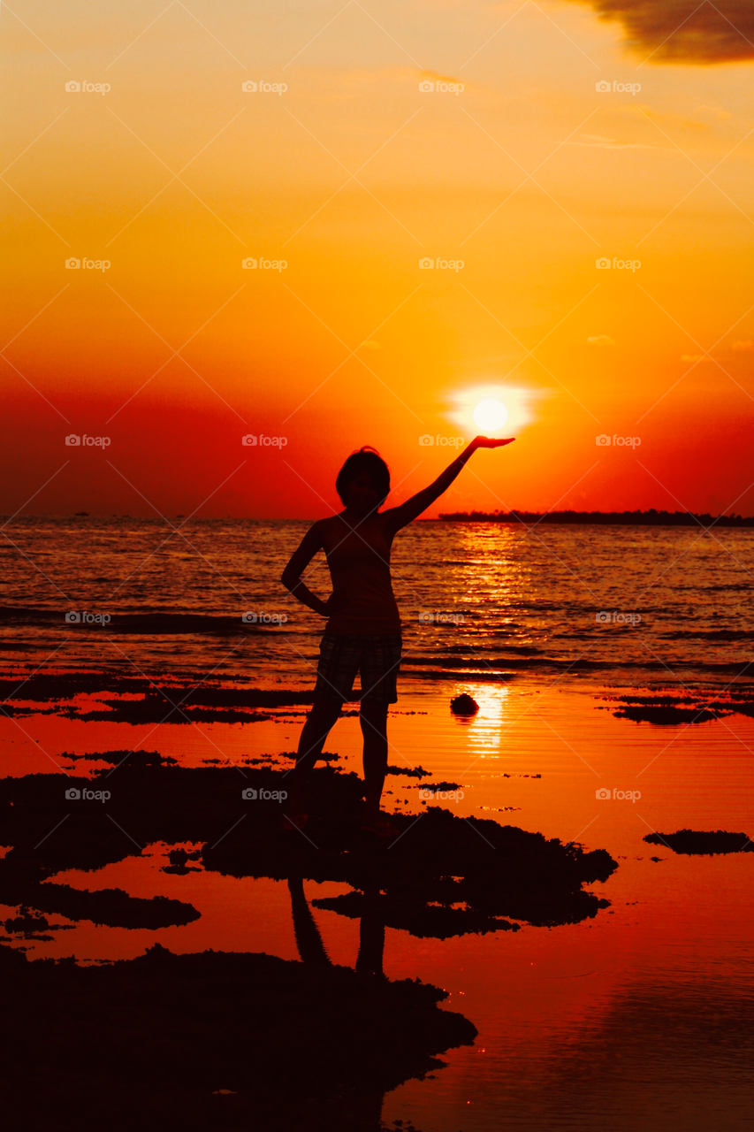 Holding the sun still. 