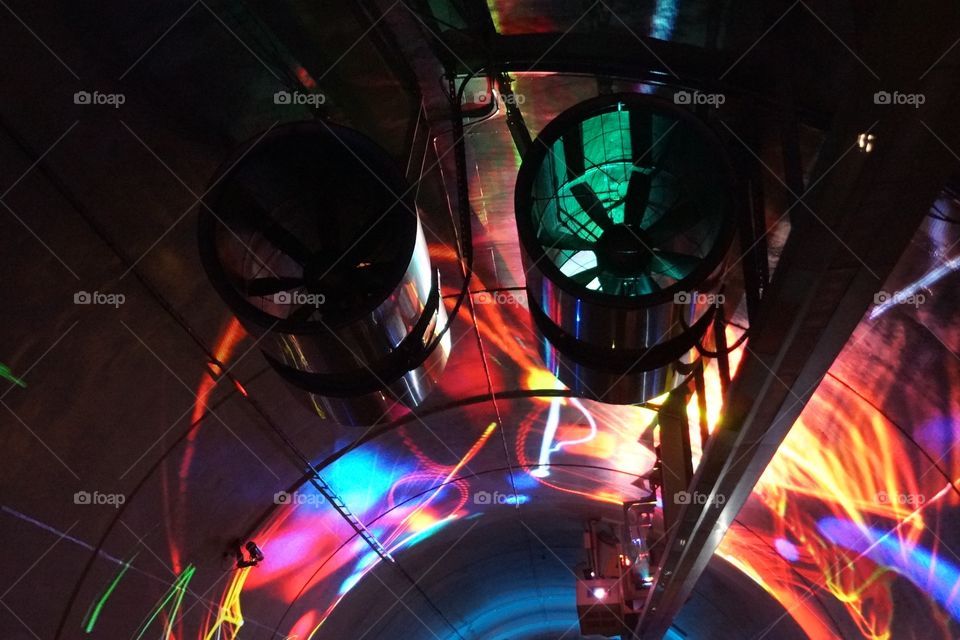 Anamorphose dans un tunnel lyonnais pendant la fête des lumières  en 2013 