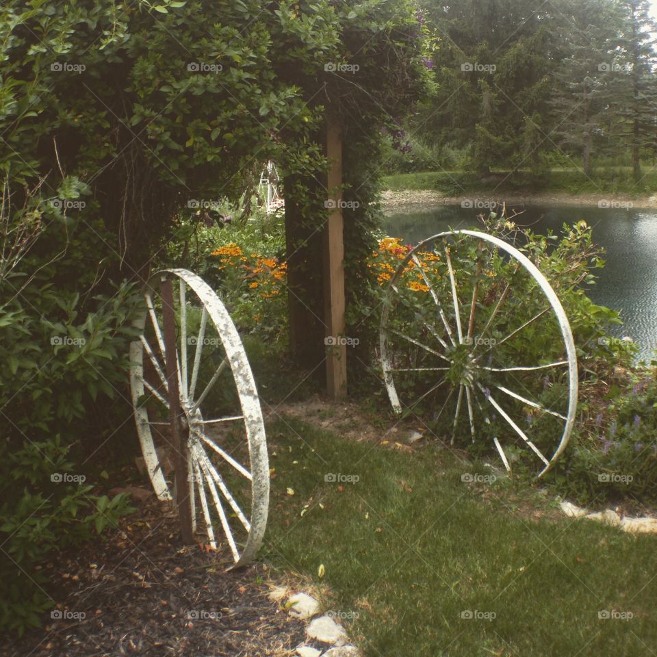Wagon wheel walkway 
