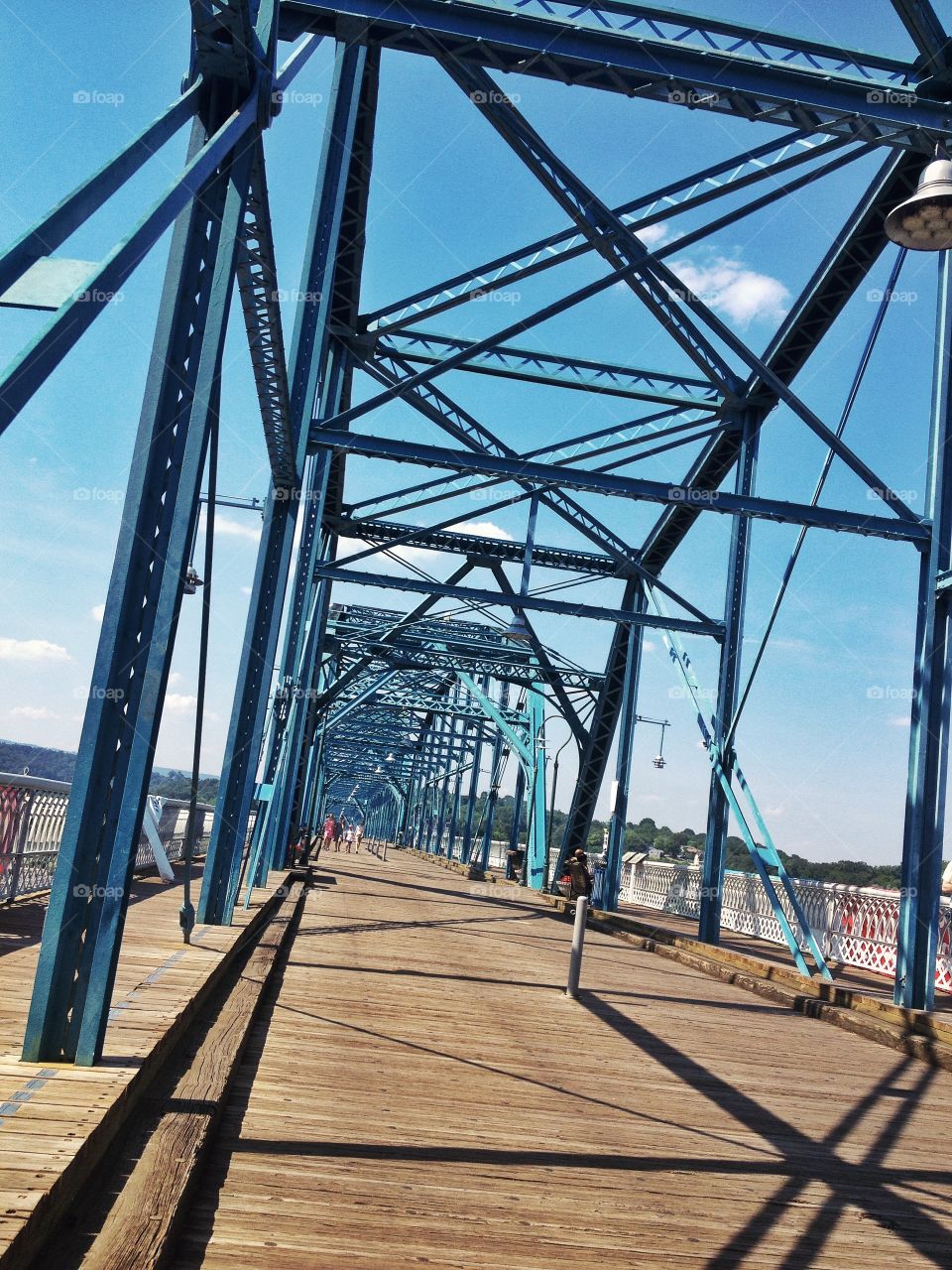 Croosing the bridge.
Chattanooga, Tennessee.
