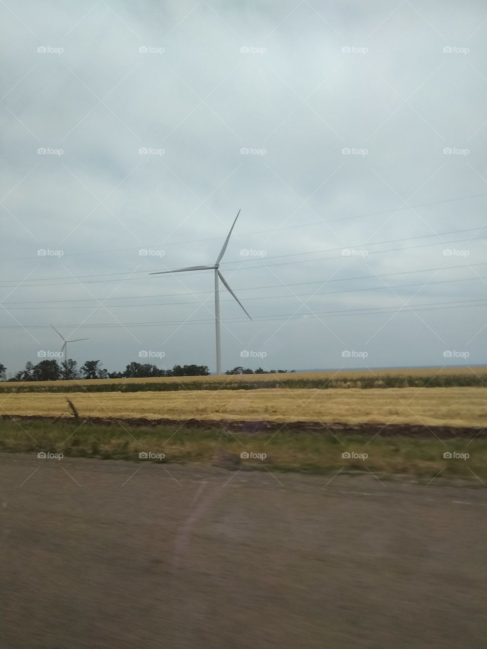 Ветряк. Windmill. Ветряк в поле. Ветер. Природа.