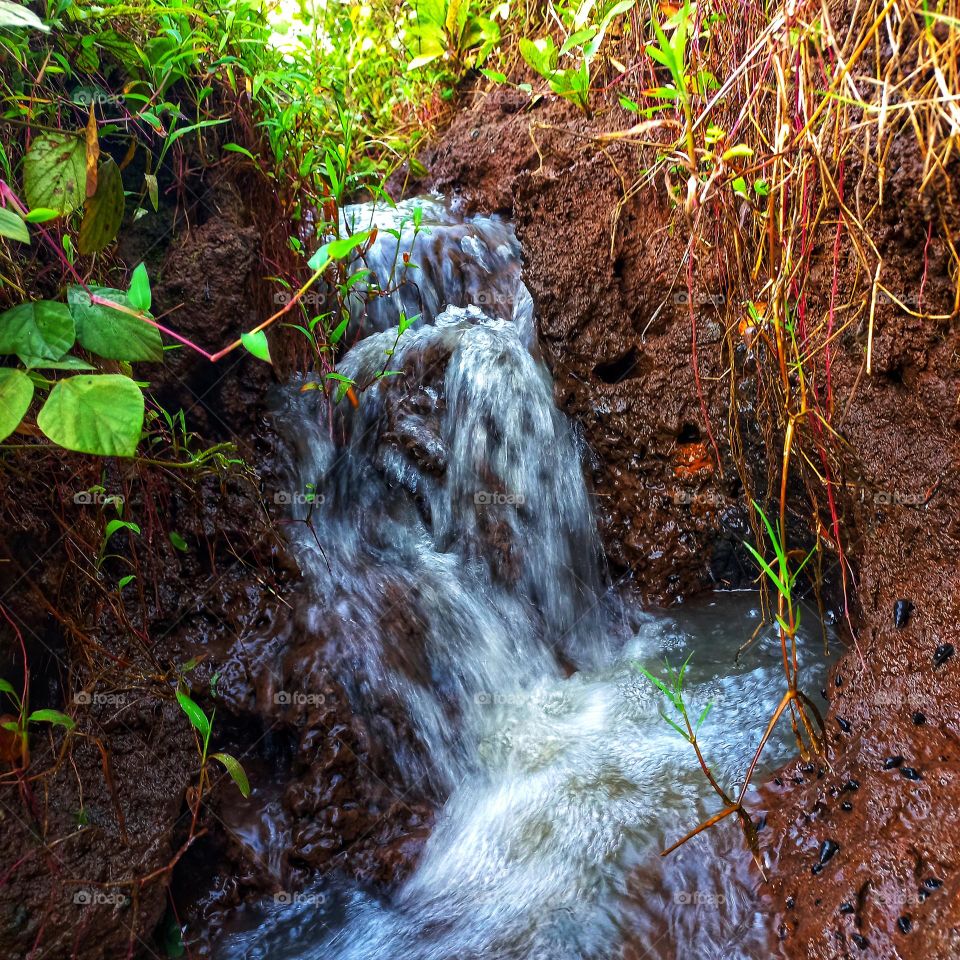Waterfall whose water is very clear