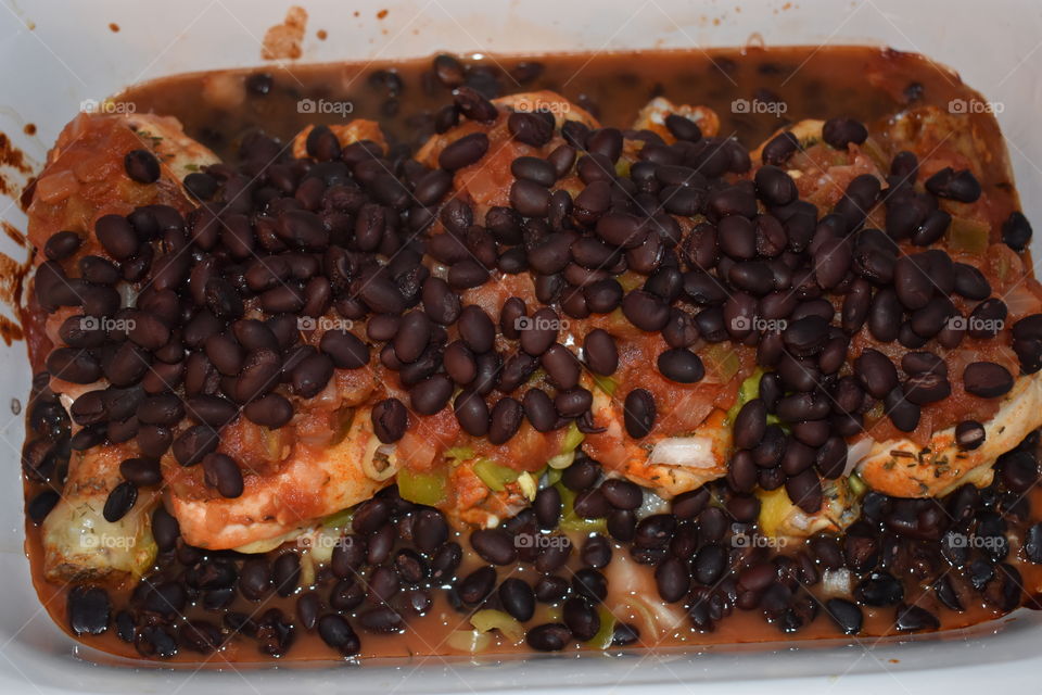 Cooking spicy drumsticks in the crockpot.