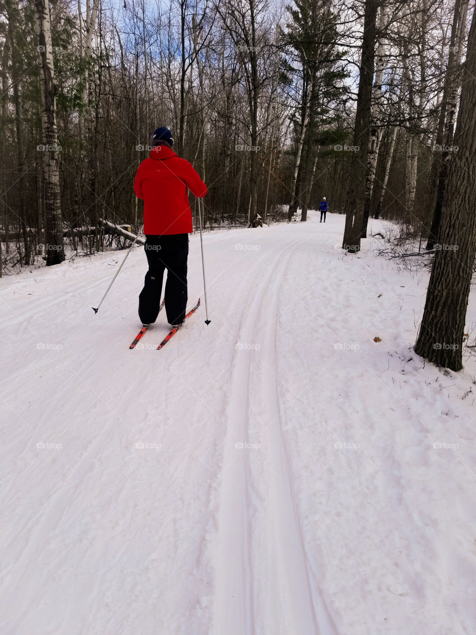 Skiing - stay fit and distanced