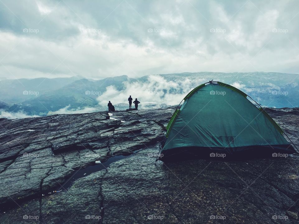 silhouettes at the top 