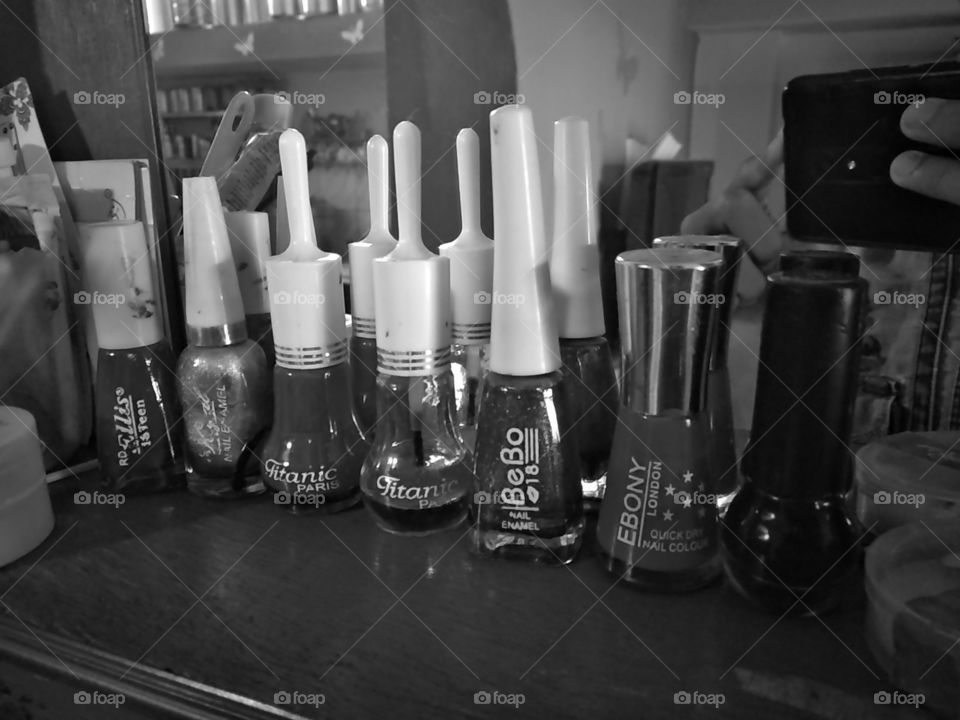 Nail Paints monochrome / Random click