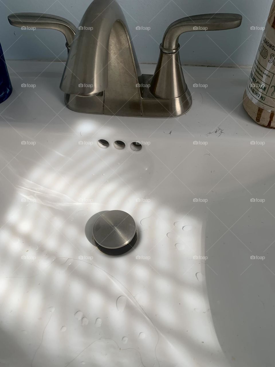 Sink shadow 