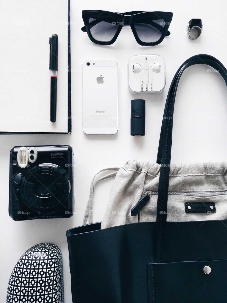 Awesome fashion flat lays with modern black and white items.