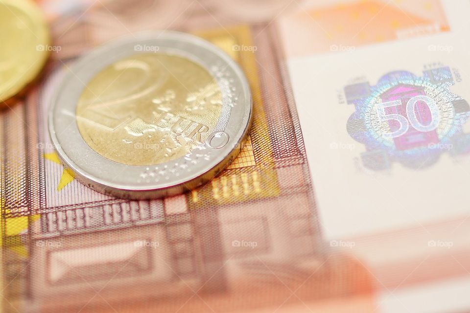 2 euros