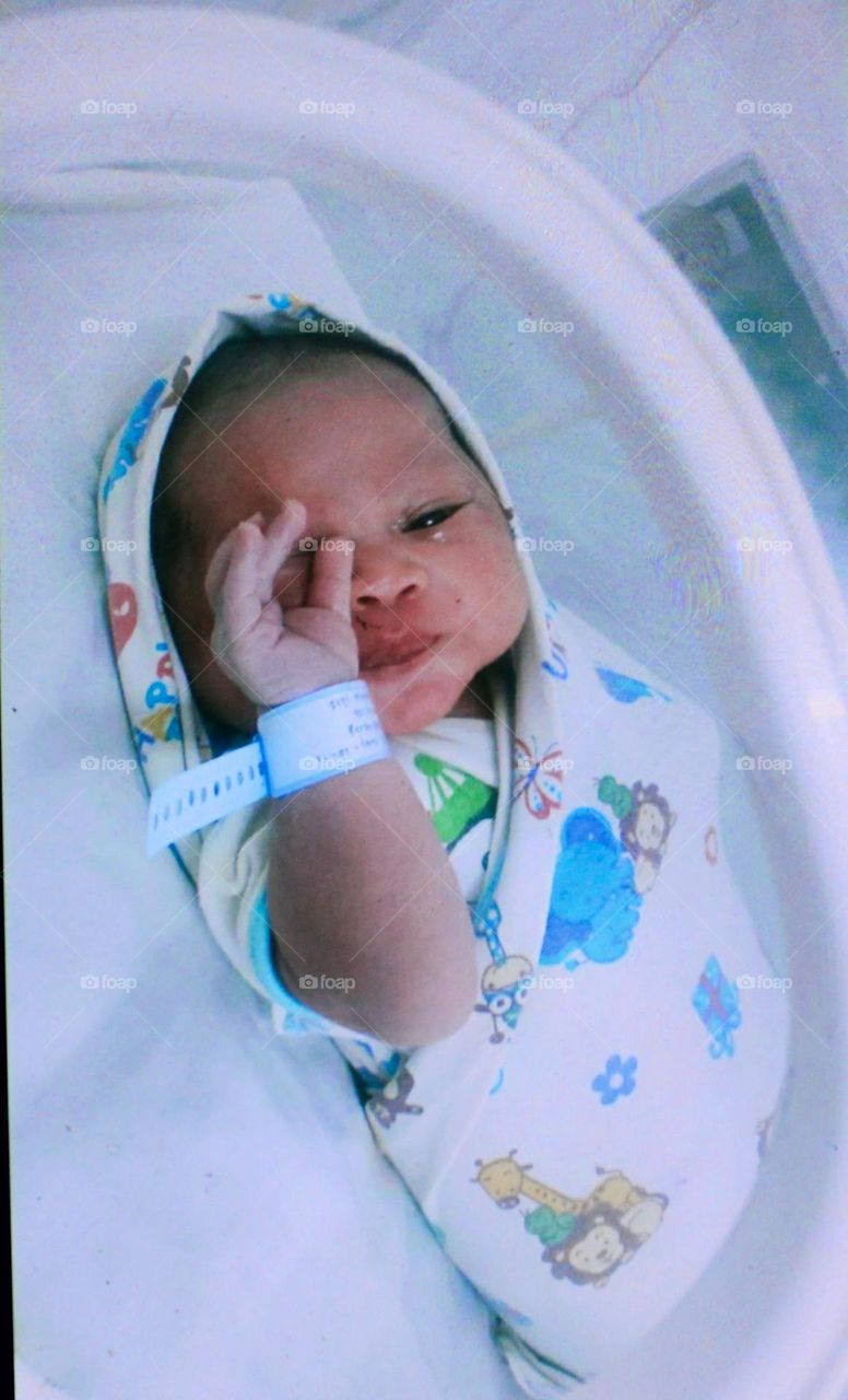 The feeling of pleasure when welcoming the birth of a very small and cute grandson is felt by every human being, including myself, who is very happy with the presence of a new family member.